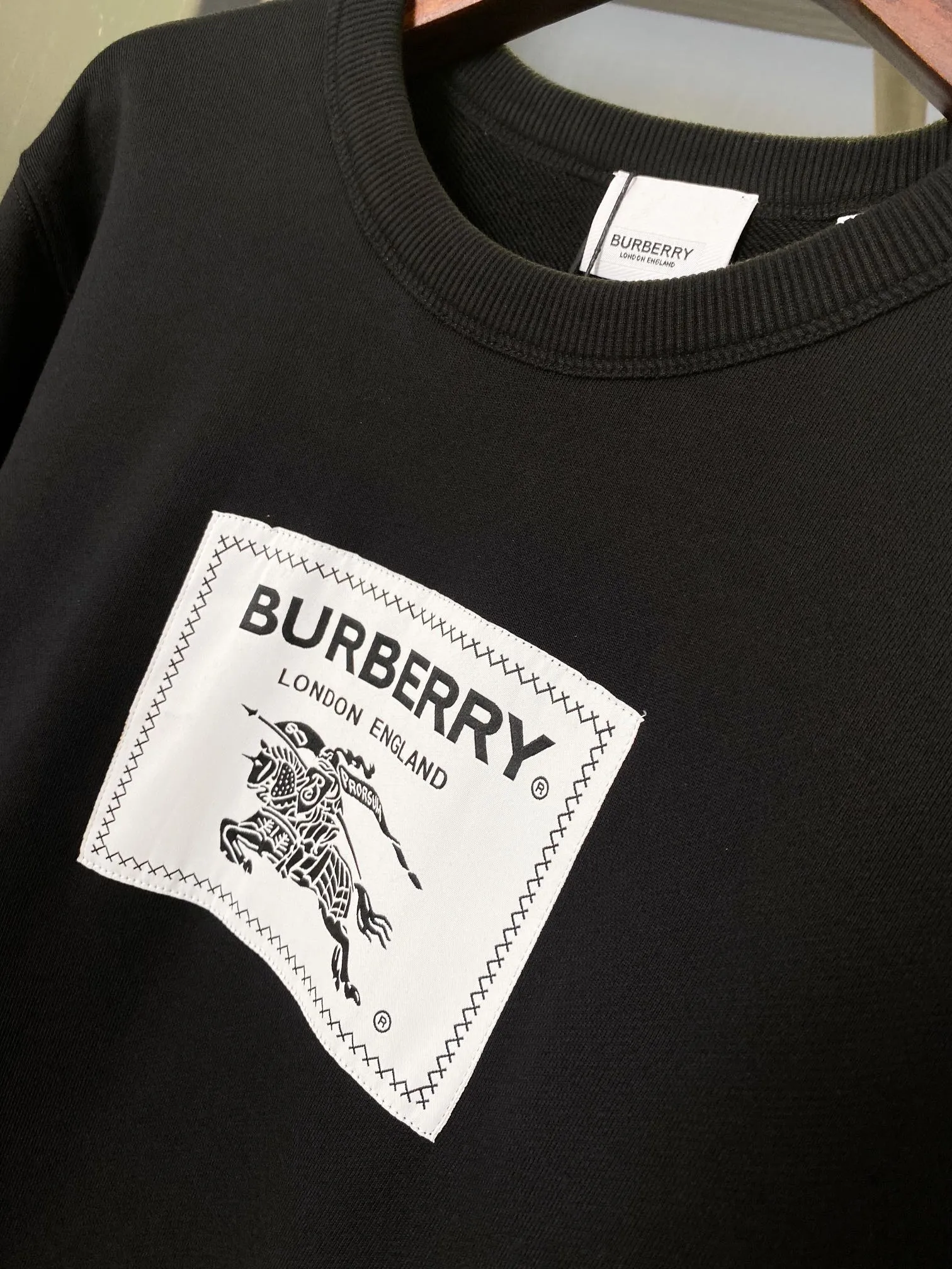 🅱️ Prorsum 【BUR ， 】【In Stock 】 ！BUR ， 、 Same Style ，Versatile ！ BUR ， Classic ， 。 ， Burberry 。 "Prorsum"， " "。 zg ， ， ！ BUR ， ！！ ， 680 ， ， ， ，Breathable ！ 。 ， ， ！！ ， 。OV ， 。 ， ， ！！ ， In Stock， ， ！ ， ， ！！ Sizes S、M、L、XL、XXL